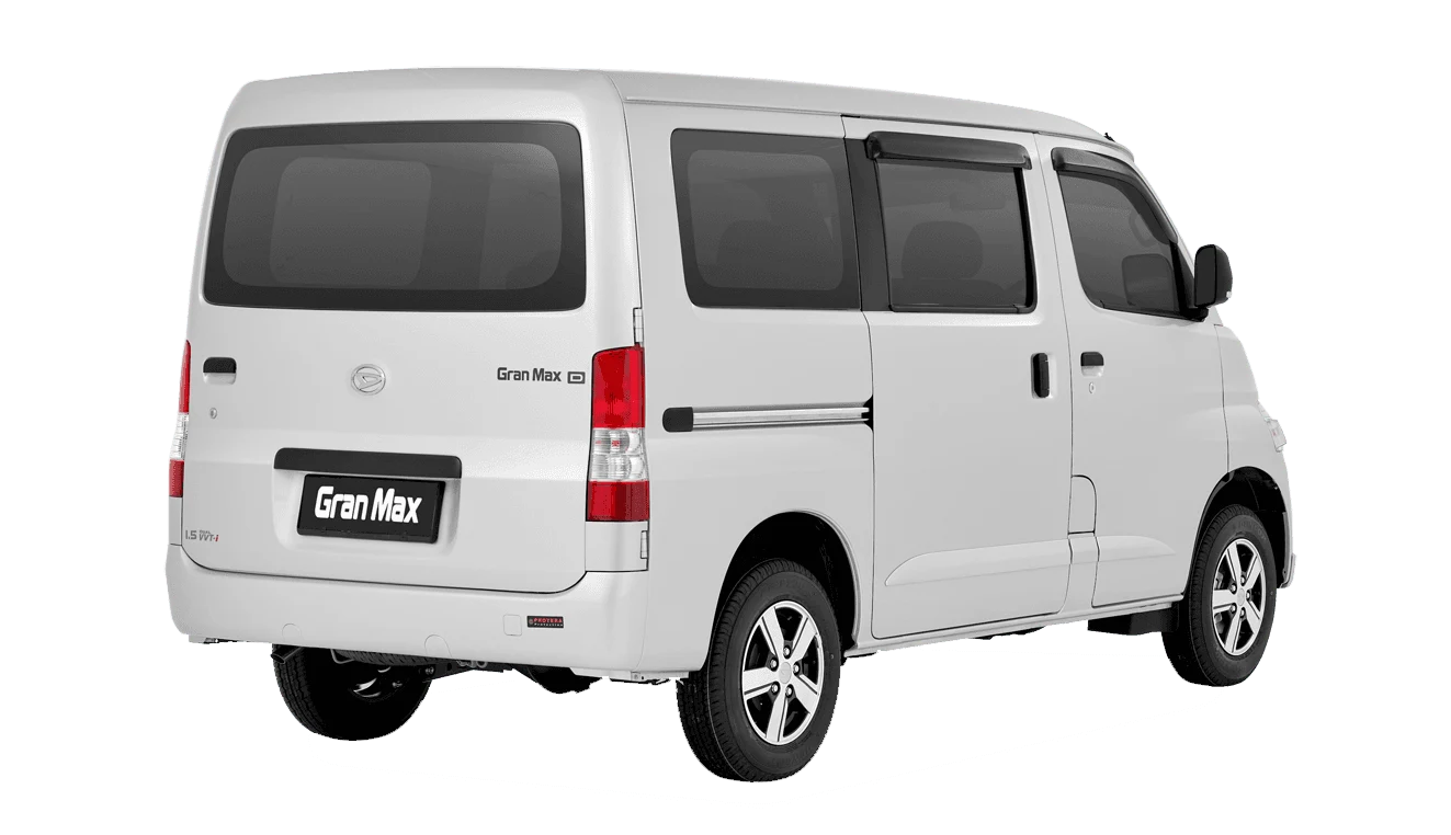 Daihatsu GranMax Minibus 8